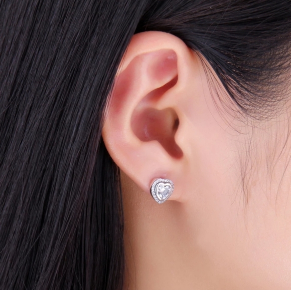 Crystal Heart Stud Earrings - Picture 4 of 5